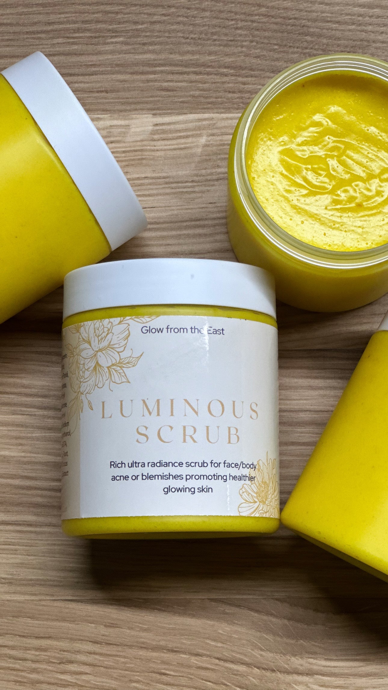 Luminous scrub with tumeric and Mānuka honey