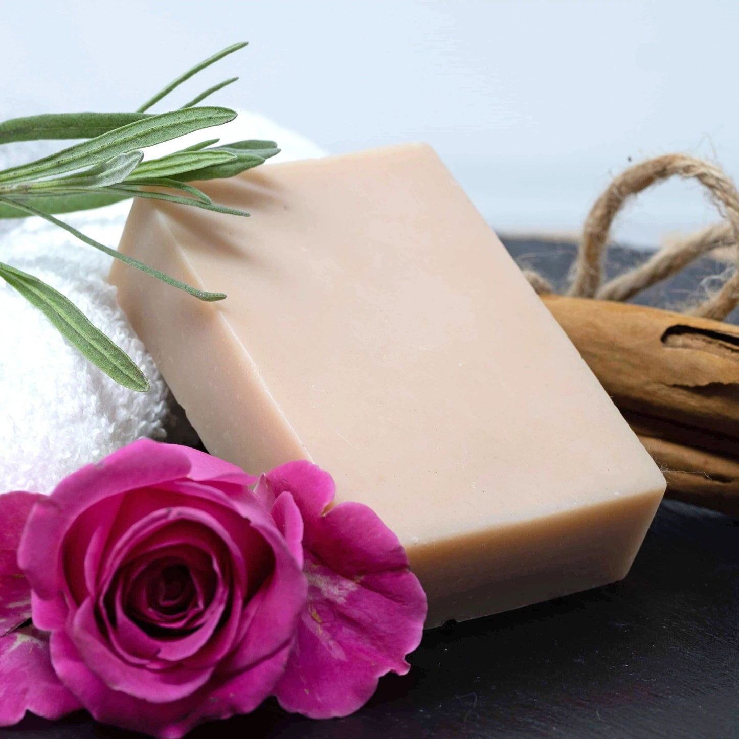Sandlewood - brightening & anti-aging